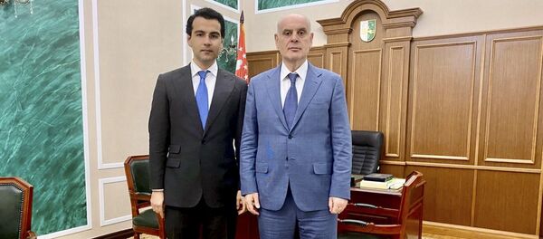 Президент Абхазии провел встречу с Иналом Ардзинба Президент Абхазии провел встречу с Иналом Ардзинба - Sputnik Аҧсны