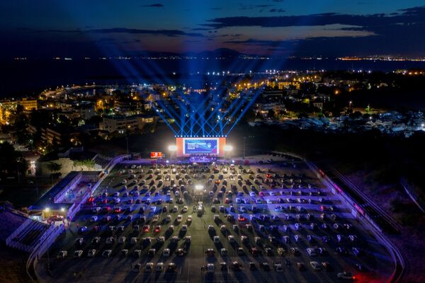 Вид с воздуха на фестиваль для посещения на автомобилях на юге Афин, Греция - Sputnik Абхазия