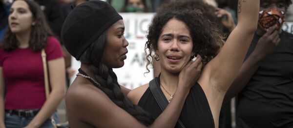 Протесты против произвола полиции в Марселе Протесты против произвола полиции в Марселе - Sputnik Абхазия