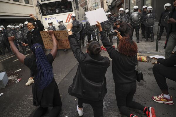  Во время акции протеста против расизма в Брюсселе - Sputnik Абхазия