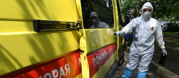 Работа бригады скорой помощи в Москве Работа бригады скорой помощи в Москве - Sputnik Абхазия