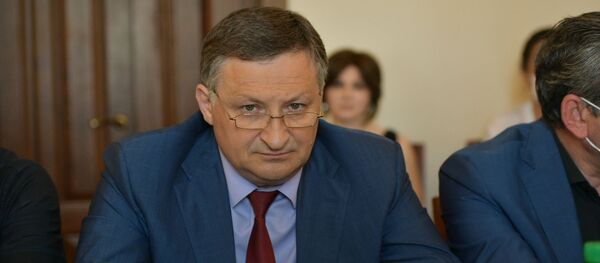 Беслан Эшба на заседание Координационного штаба по защите населения от коронавируса Беслан Эшба на заседание Координационного штаба по защите населения от коронавируса - Sputnik Аҧсны