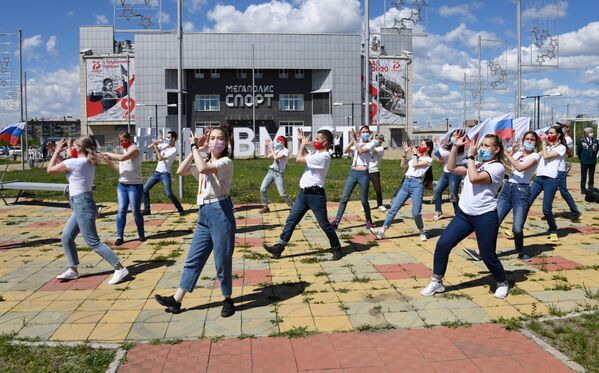 Танцевальный флешмоб Моя Россия в Чите - Sputnik Абхазия