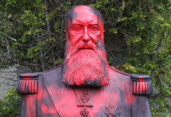 Осквернение памятника короля-колонизатора Леопольда II в Бельгии - Sputnik Абхазия