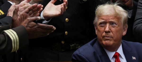 Президент США Дональд Трамп после подписания распоряжения о реформе полиции в Розовом саду Белого дома США - Sputnik Абхазия