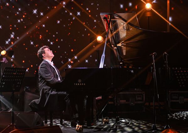 Онлайн-концерт российского пианиста Дениса Мацуева в рамках проекта Шоу ON! на Okko - Sputnik Абхазия