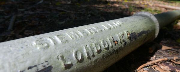 Столбы Индоевропейского телеграфа в парке Сказка Столбы Индоевропейского телеграфа в парке Сказка - Sputnik Абхазия