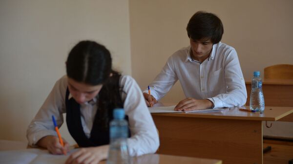 Выпускные экзамены в 4 школе г.Сухум - Sputnik Абхазия