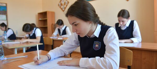 Выпускные экзамены в 4 школе г.Сухум Выпускные экзамены в 4 школе г.Сухум - Sputnik Абхазия