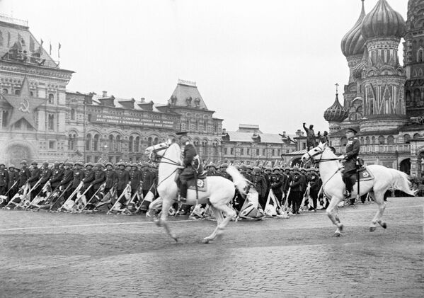 Парад Победы на Красной площади в Москве 24 июня 1945 года - Sputnik Абхазия