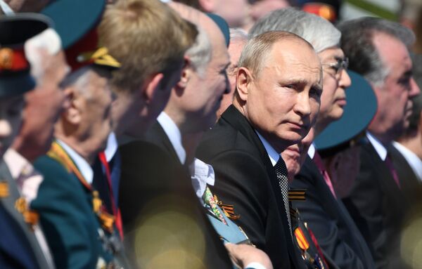 Президент РФ Владимир Путин на военном параде в ознаменование 75-летия Победы на Красной площади - Sputnik Абхазия