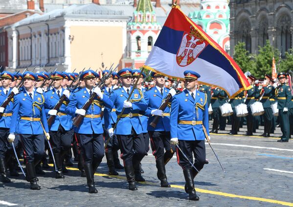 Парадный расчет армии Сербии во время военного парада Победы в Москве - Sputnik Абхазия