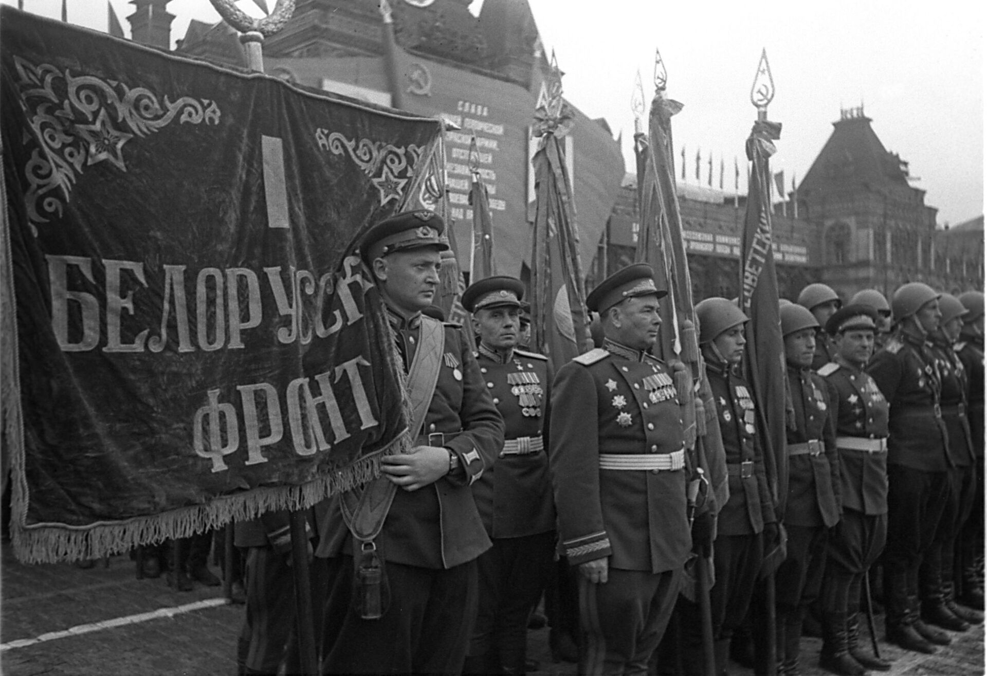 Афашист иеилаԥыххаара иадыргахаз: раԥхьатәи Аиааира Апарад аҭоурых - Sputnik Аҧсны, 1920, 08.05.2021