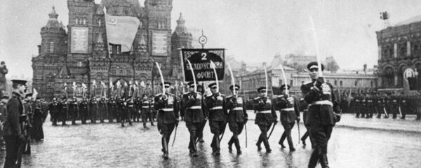 Церемониальный марш сводных полков фронтов на Красной площади 24 июня 1945 года. Фотоиз книги История Великой Отечественной войны, том 5, стр. 361. Церемониальный марш сводных полков фронтов на Красной площади 24 июня 1945 года. Фотоиз книги История Великой Отечественной войны, том 5, стр. 361. - Sputnik Аҧсны