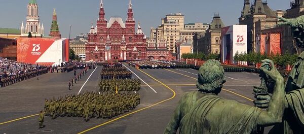 По брусчатке Красной площади прошла исторические роты По брусчатке Красной площади прошла исторические роты - Sputnik Абхазия