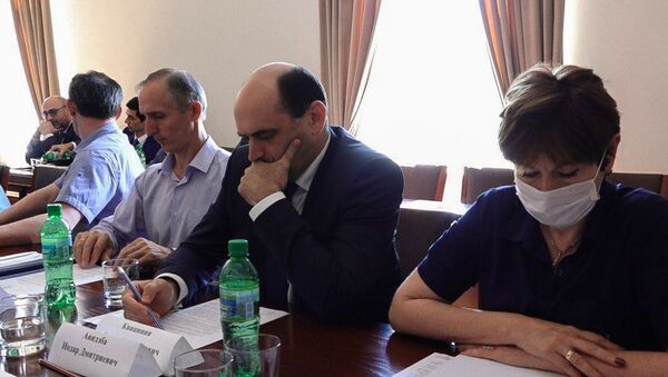 Заседание  координационного штаба по защите населения от коронавируса прошло в Сухуме - Sputnik Абхазия
