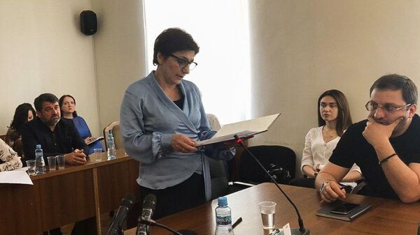 Омбудсмен Абхазии Асида Шакрыл выступила с докладом перед депутатами Парламента республики  - Sputnik Аҧсны