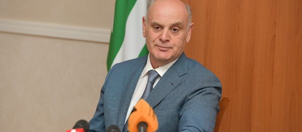 Аслан Бжания  Аслан Бжания  - Sputnik Абхазия