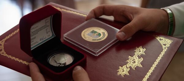 Церемония награждения медалями выпускников средних школ прошла в Министерстве просвещения Церемония награждения медалями выпускников средних школ прошла в Министерстве просвещения - Sputnik Абхазия