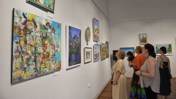 Диалог времен: выставка ко Дню города открылась в Сухуме - Sputnik Абхазия
