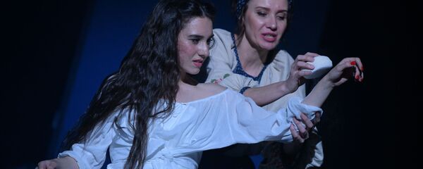 Лорка ипоезиеи ицәқәырԥо ацәаныррақәеи РУСДРАМ асценаҿы Лорка ипоезиеи ицәқәырԥо ацәаныррақәеи РУСДРАМ асценаҿы - Sputnik Аҧсны